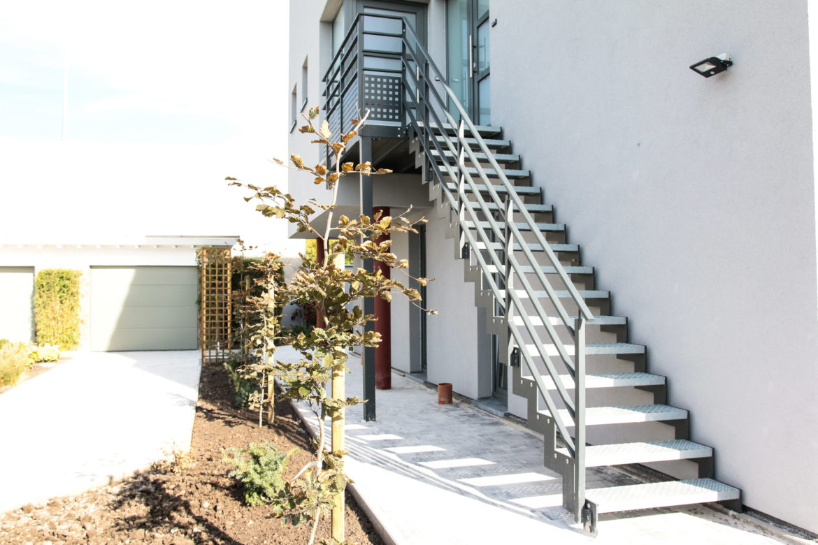 Escalier extérieur en crémaillère 4