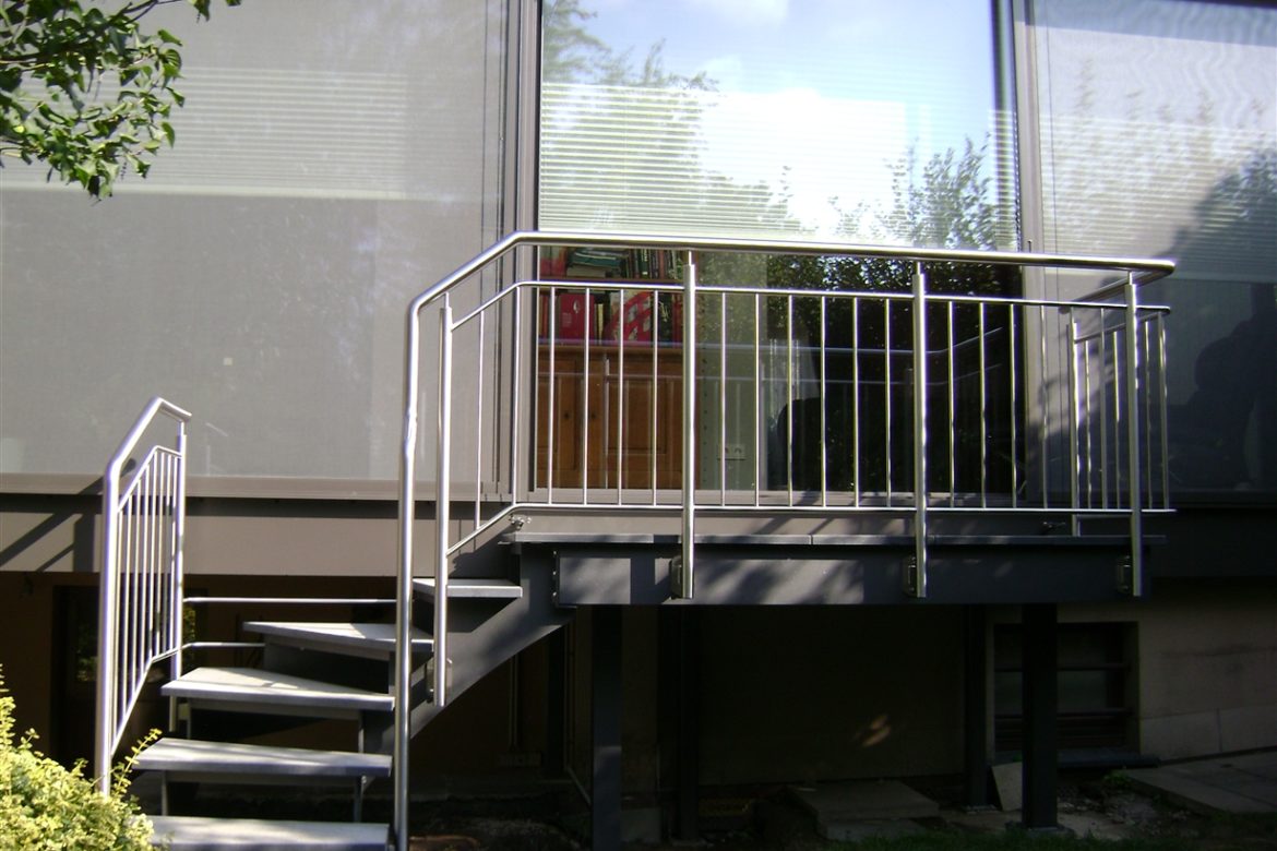 Escalier extérieur limon en crémaillère intérieur 1