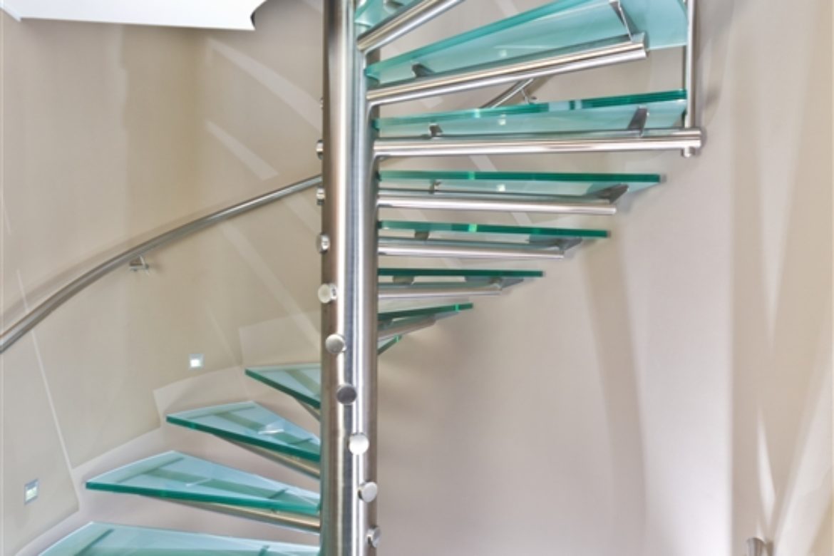 Escalier hélicoidal marche en verre 7